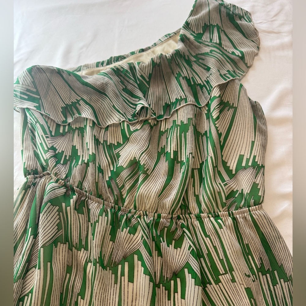 Asymmetrical One-Shoulder Green Patterned Ruffle Dress - Picture 2 of 5